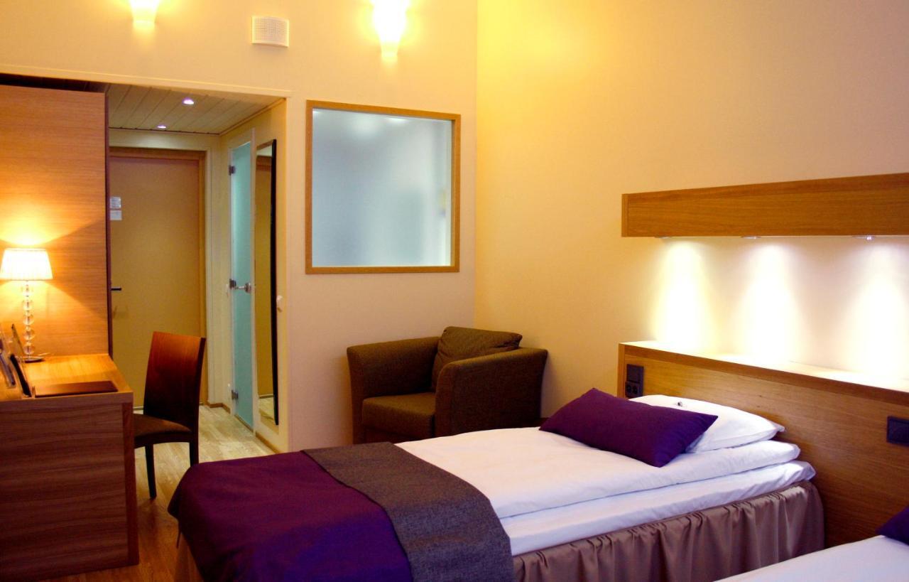 Samantta Hotel & Restaurant Haukipudas Room photo