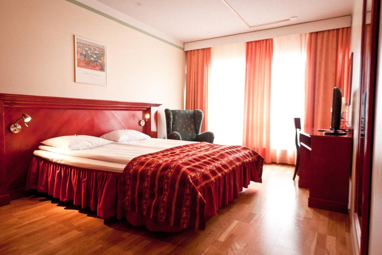 Samantta Hotel & Restaurant Haukipudas Room photo
